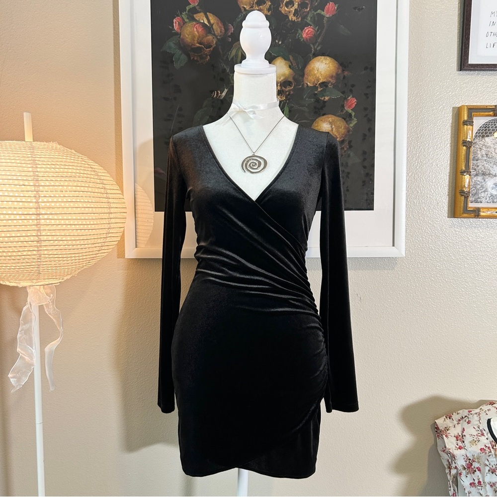H&M Divided Black Velvet Ruched Wrap Bodycon Dress Long Sleeve Size 2